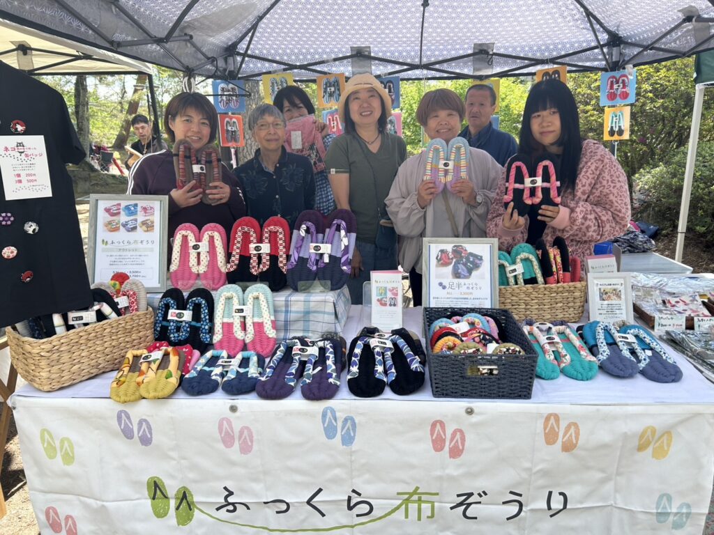 長野びんずる市でふっくら布ぞうり販売